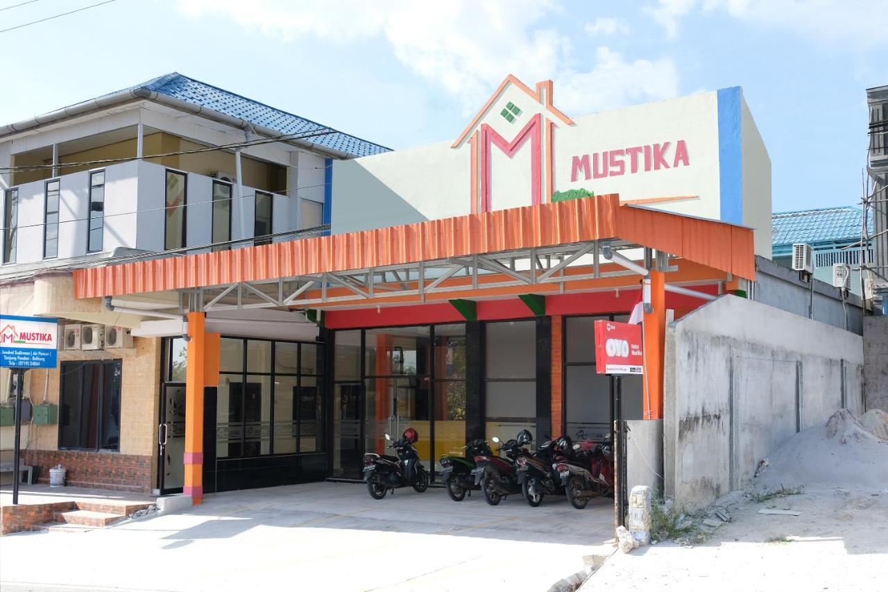OYO 1149 Hotel Mustika Tanjung Pandan Exterior foto