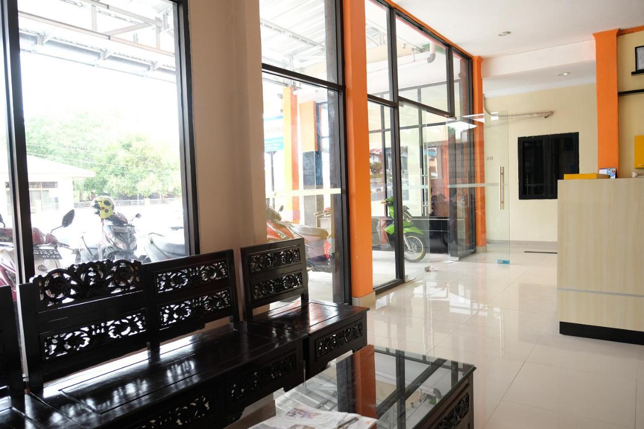 OYO 1149 Hotel Mustika Tanjung Pandan Exterior foto